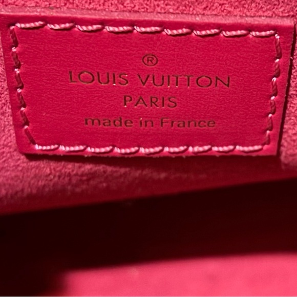 Louis Vuitton OnTheGo Empreinte PM Freesia in Leather with Gold-tone - Picture 5 of 12